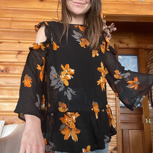 Sheer Floral Blouse - Picture 2 of 4